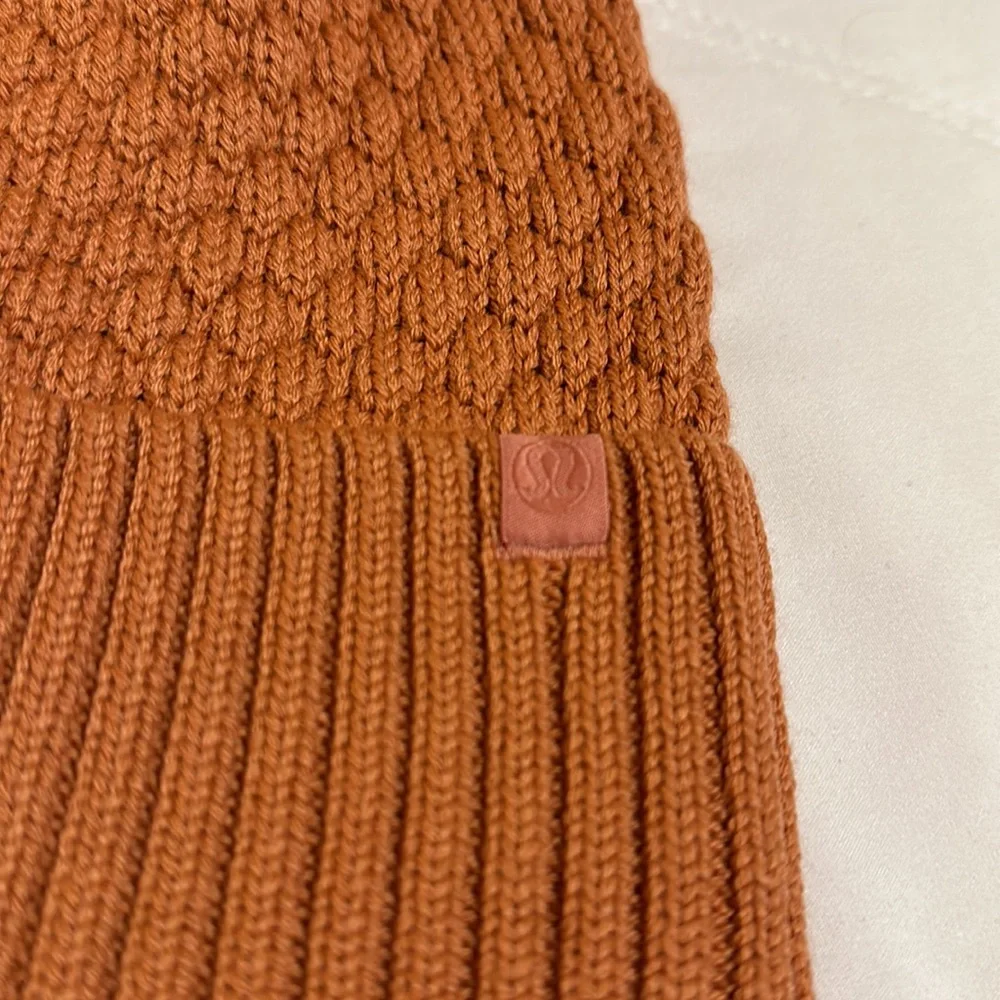 Lululemon bubble knit Pom beanie OS - Picture 3 of 9